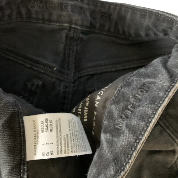American Eagle Black Ripped Distressed Mom Jeans Denim Size 2 - Picture 5 of 5